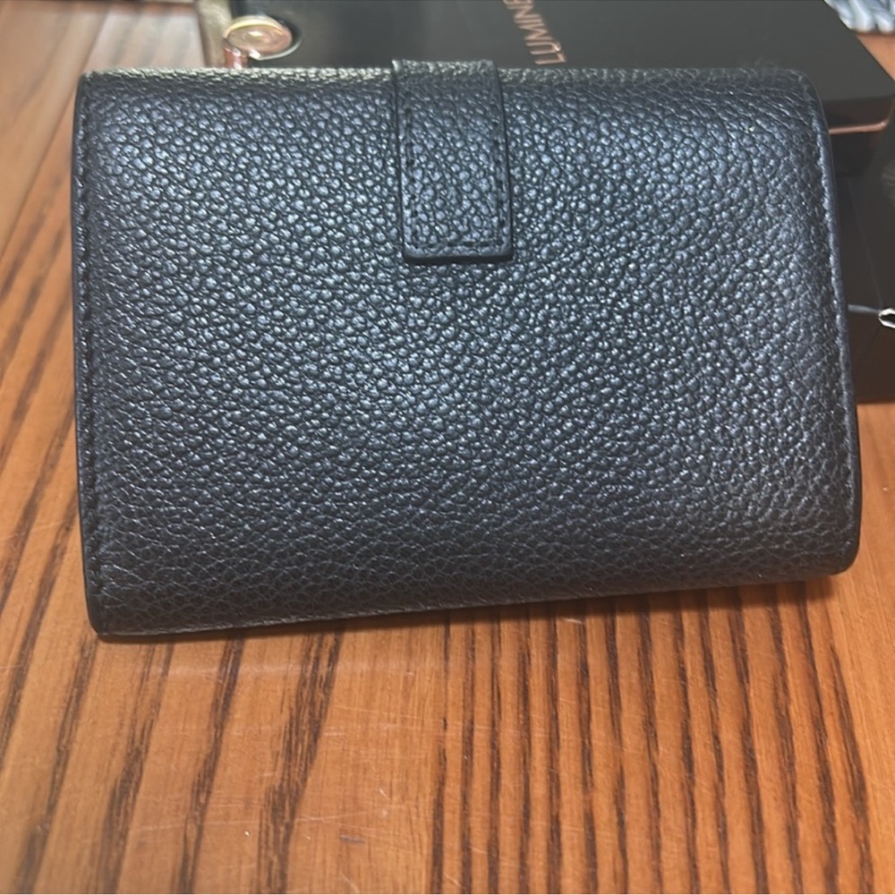 YSL Authentic Yves Saint Laurent Black Leather Key Holder with Gold Hardware - Picture 3 of 14